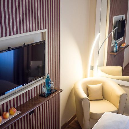 טרויסדורף Hotel Primula מראה חיצוני תמונה