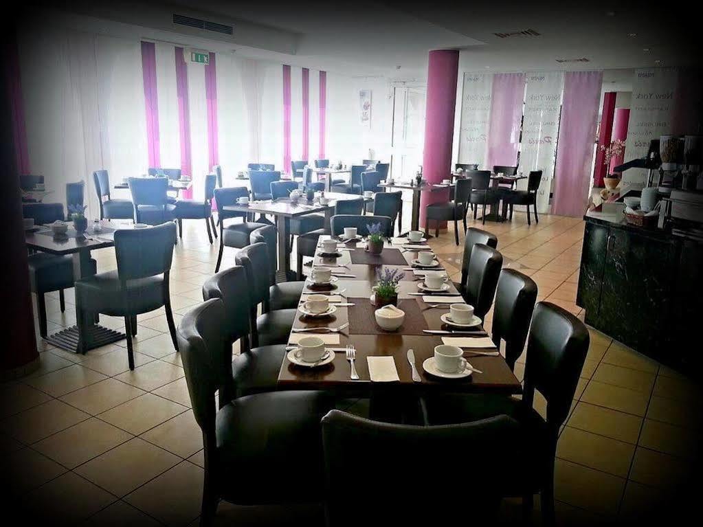 טרויסדורף Hotel Primula מראה חיצוני תמונה