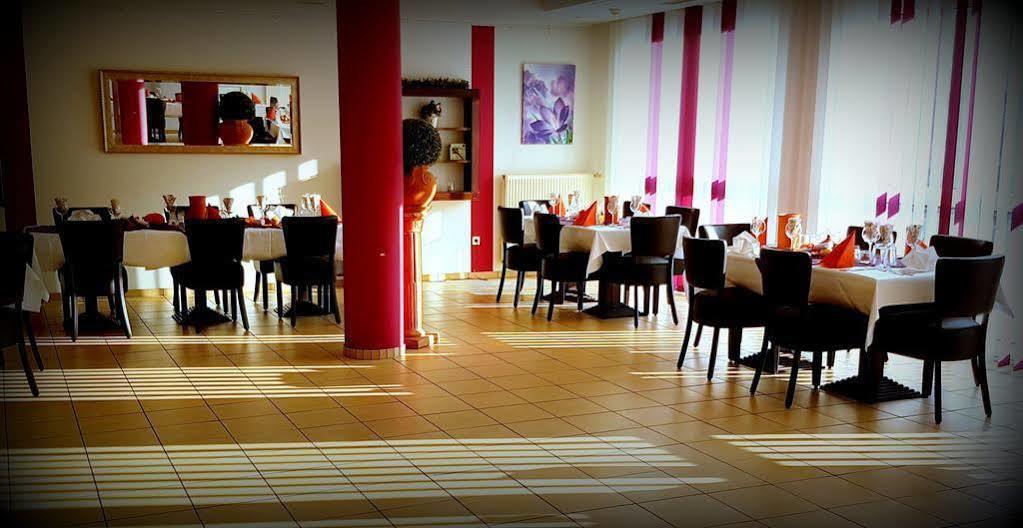 טרויסדורף Hotel Primula מראה חיצוני תמונה