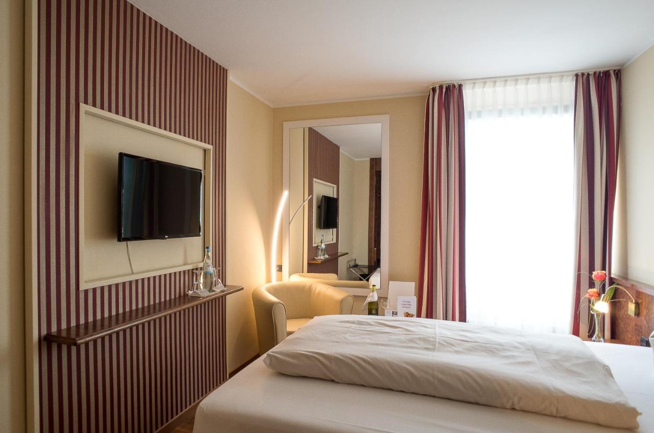 טרויסדורף Hotel Primula מראה חיצוני תמונה