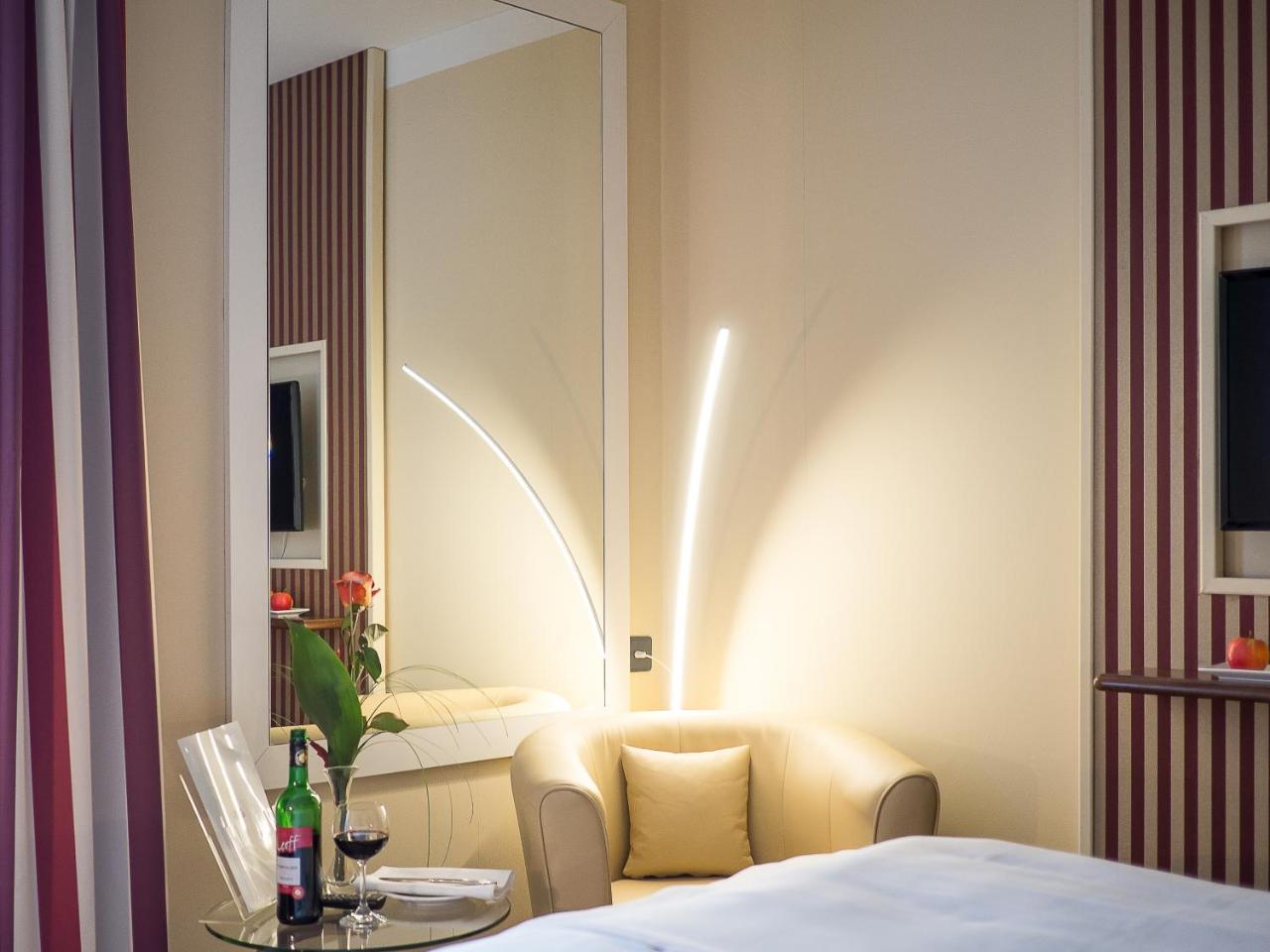 טרויסדורף Hotel Primula מראה חיצוני תמונה